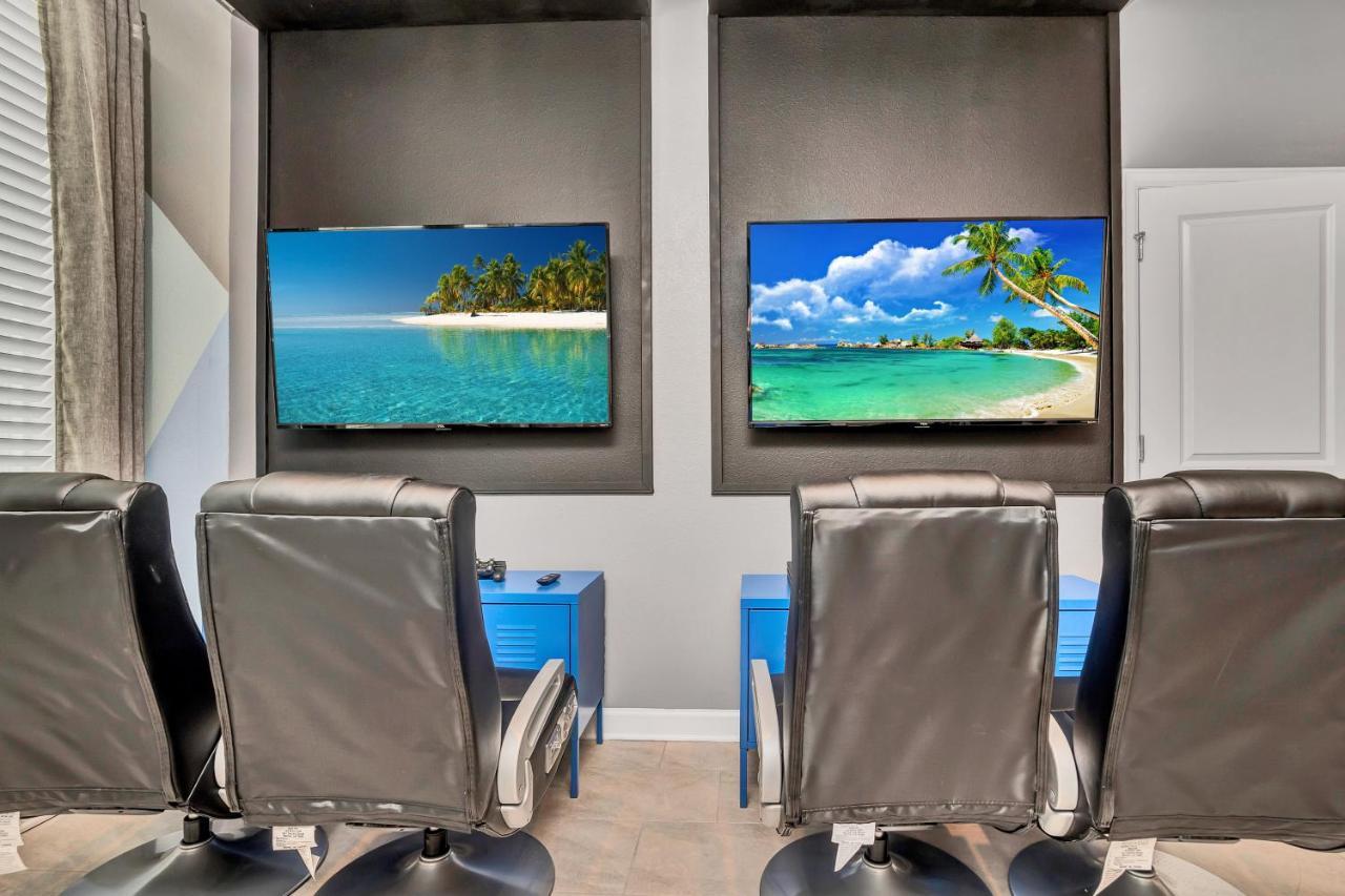 Wprivate Pool & Game Near
