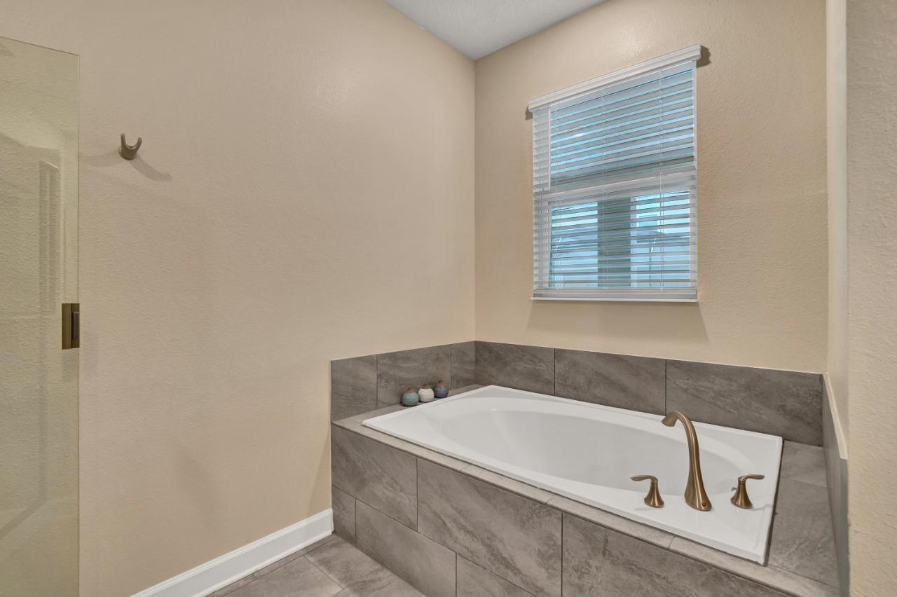 Wprivate Pool & Game Near Kissimmee