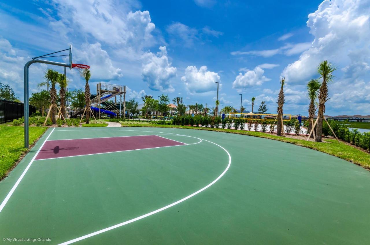 Wprivate Pool & Game Near *